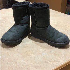 Uggs girls size 2